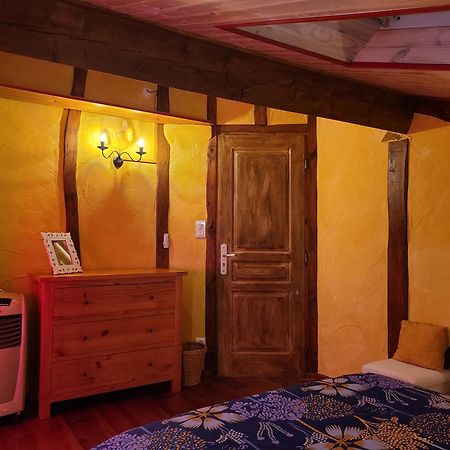 - - - - -Les Colombages - - - - Chambre D'Hotes-Gite- Classement Gite 3 Etoiles Mirepoix  Kültér fotó